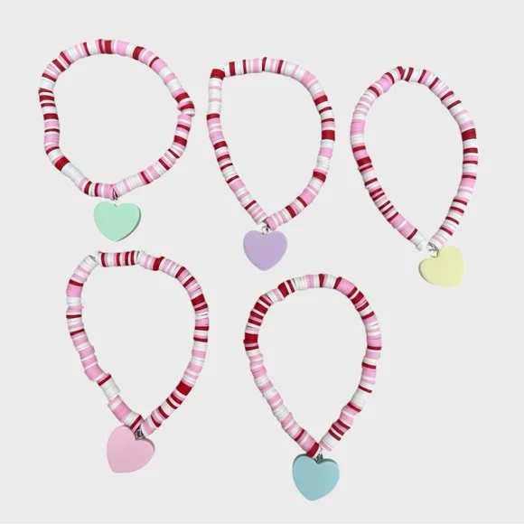 Valentine'S Day Heart-Shaped Charms That Say 'Hug Me' And 'Be Mine'. - Picture 11 of 12